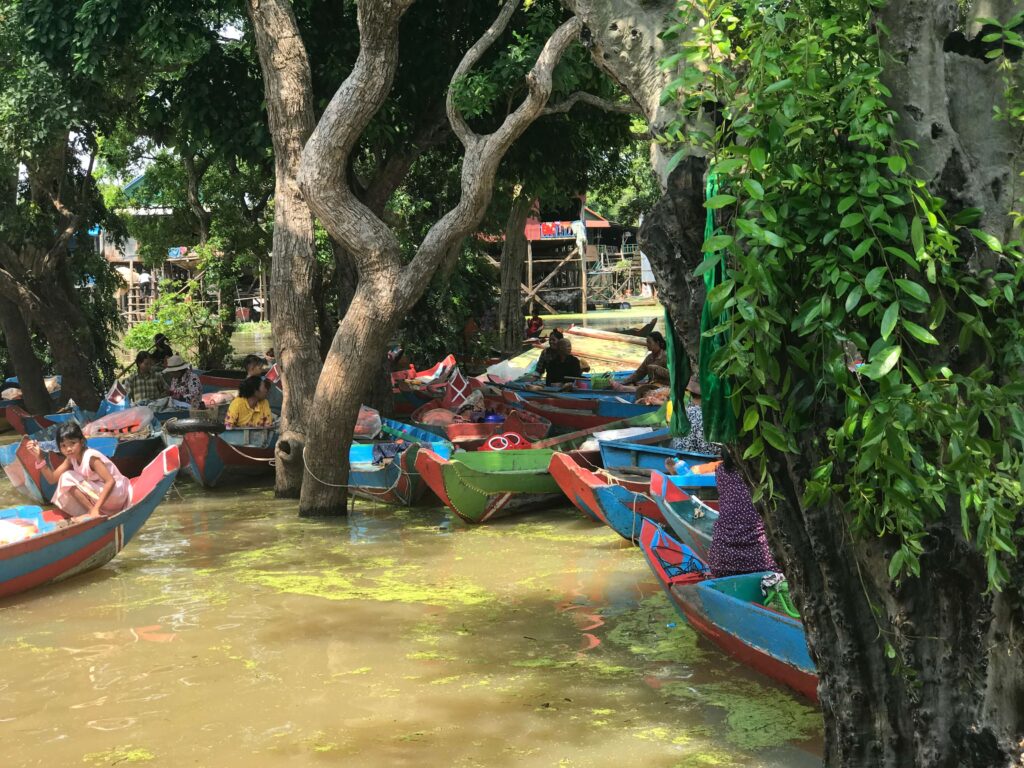 Camboja Floating Village